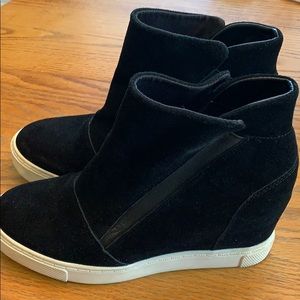 Steve Madden Sneaker Wedge. Size 9.5
